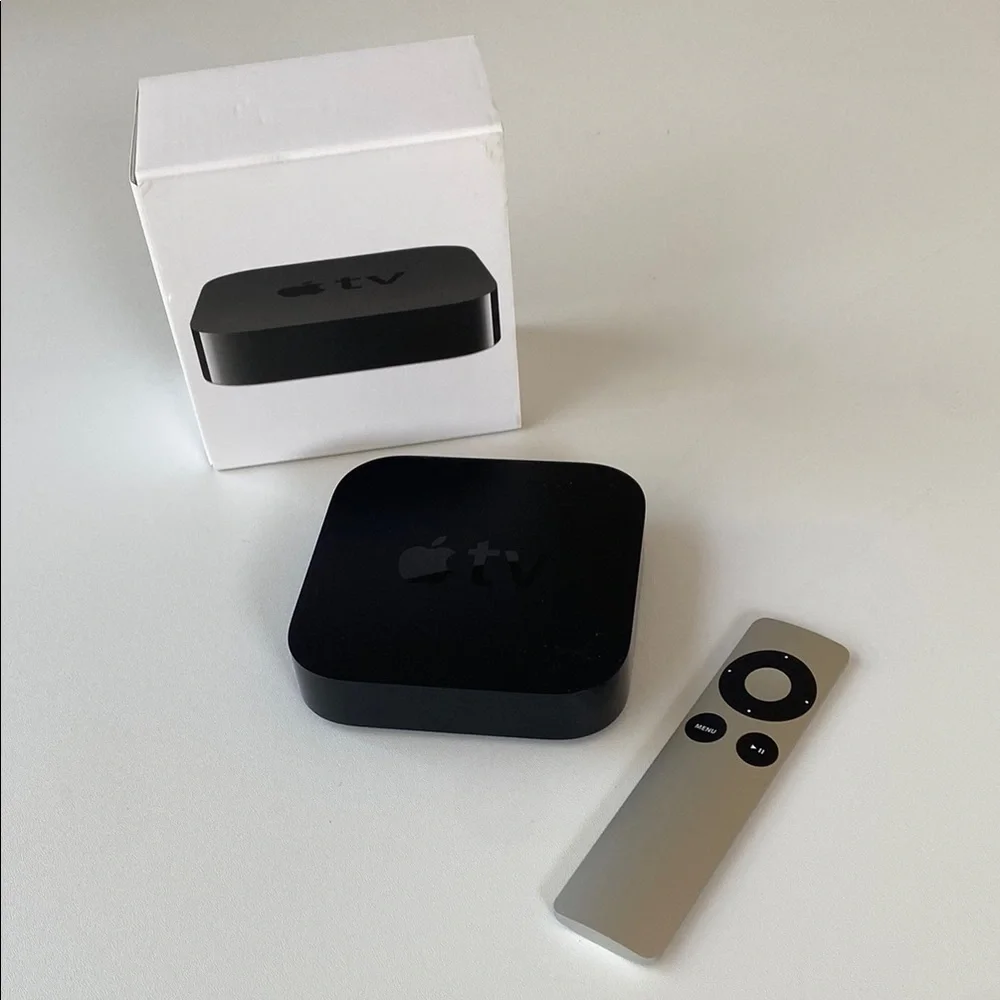 Apple TV streaming device with Remote